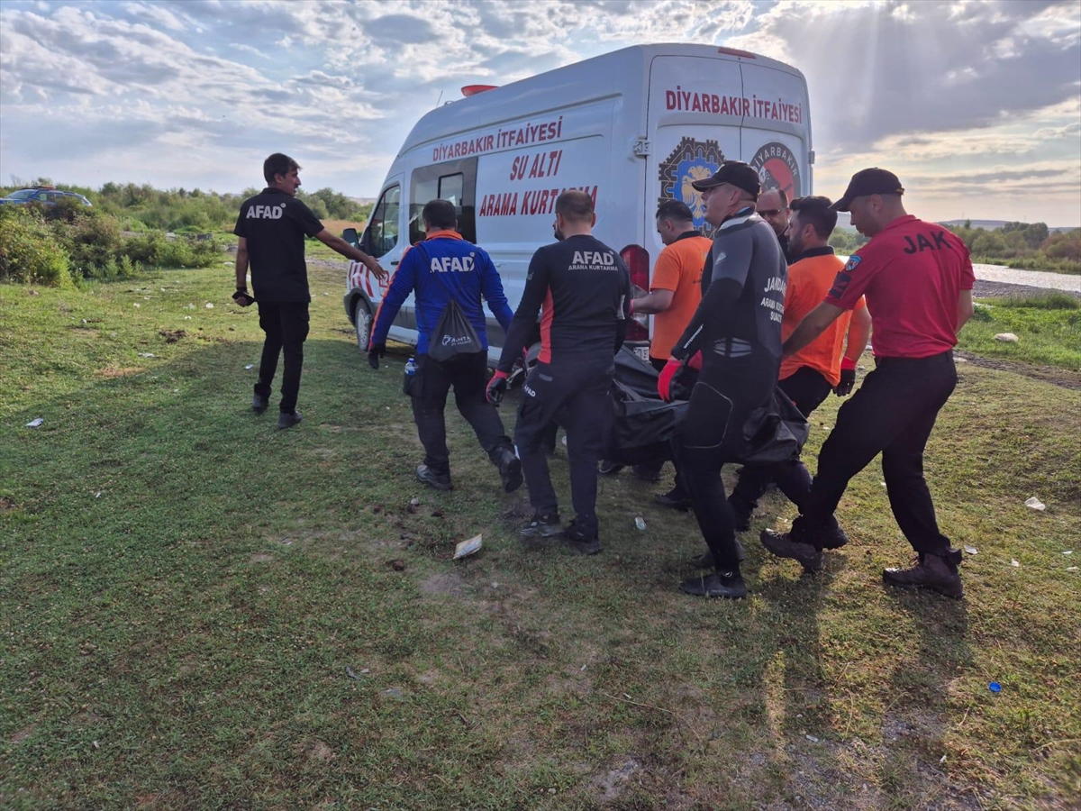 Diyarbakır'da kardeşini ve yakınını kurtarmak isterken nehirde kaybolan gencin cesedi bulundu