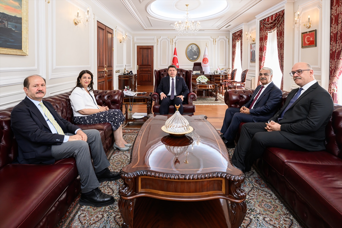 Adalet Bakanı Tunç'tan, DEM Parti heyetini kabulüne ilişkin paylaşım