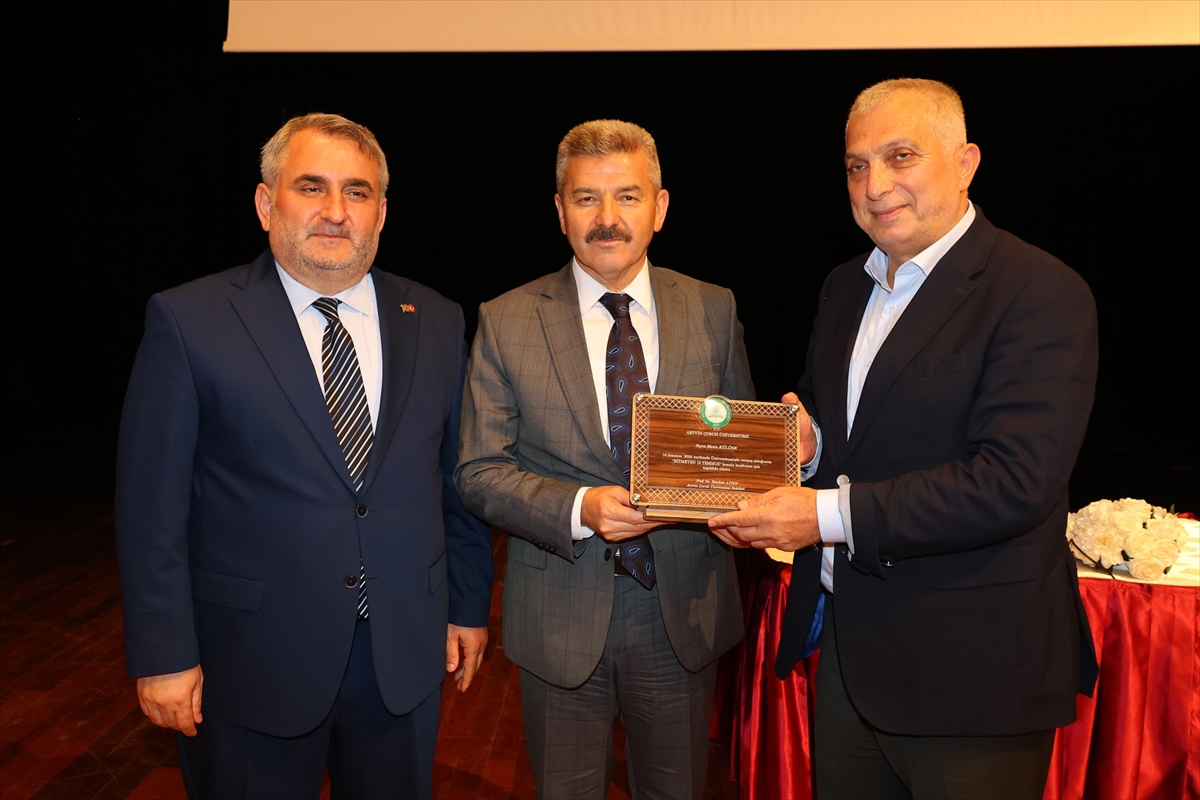 Artvin'de "15 Temmuz Demokrasi ve Milli Birlik Günü" konferansı düzenlendi