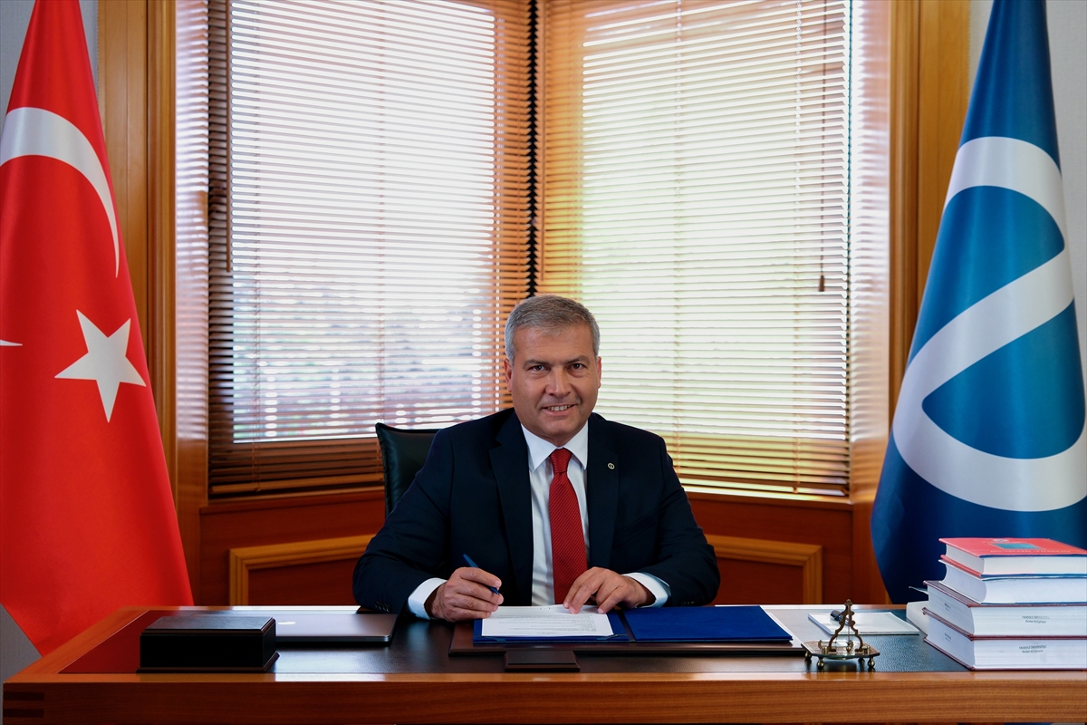 Anadolu Üniversitesi Açıköğretim Sistemi'ndeki 2 fakülte bölüm olarak öğrenimlerini sürdürecek