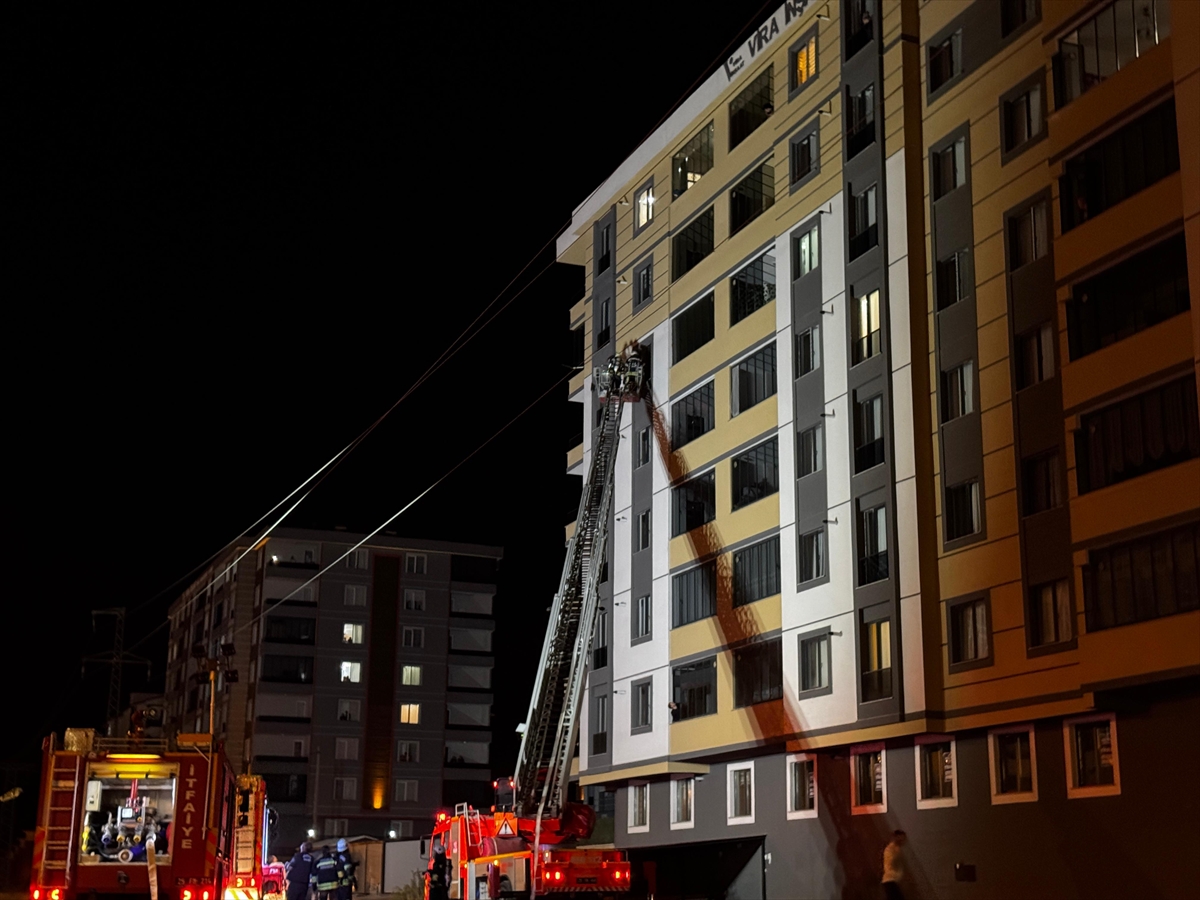 Erzurum'da bir apartmanda çıkan yangın söndürüldü