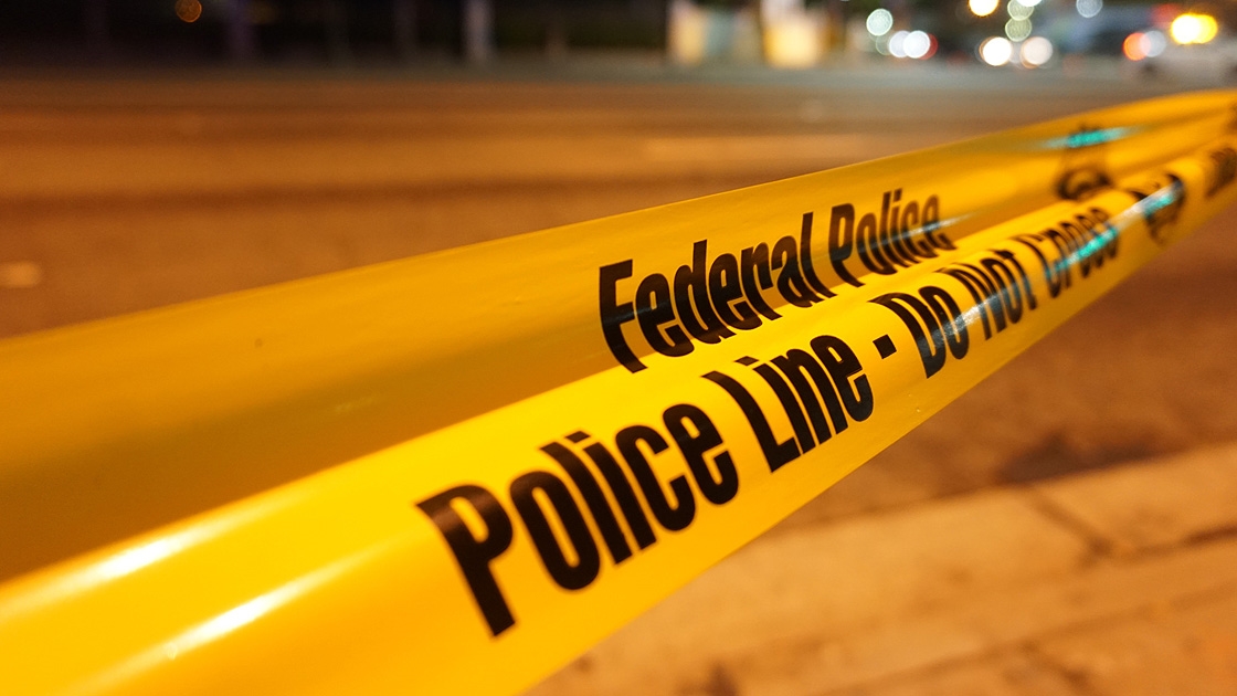 Los Angeles'ta aracın kalabalığın içine dalması sonucunda 20'den fazla kişi yaralandı