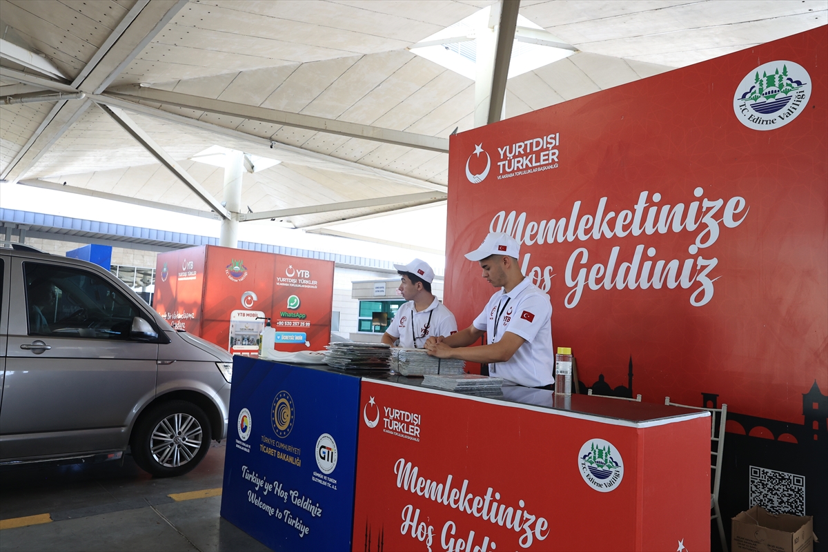 Gurbetçiler sınır kapısında "hızlı geçişten" memnun
