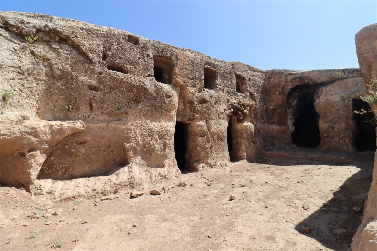 Şanlıurfa'da bulunan kaya kilisesi kayıt altına alındı