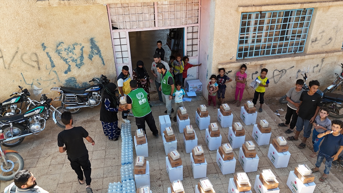 İHH, Süveyda’dan göç eden ailelere yardım ulaştırdı
