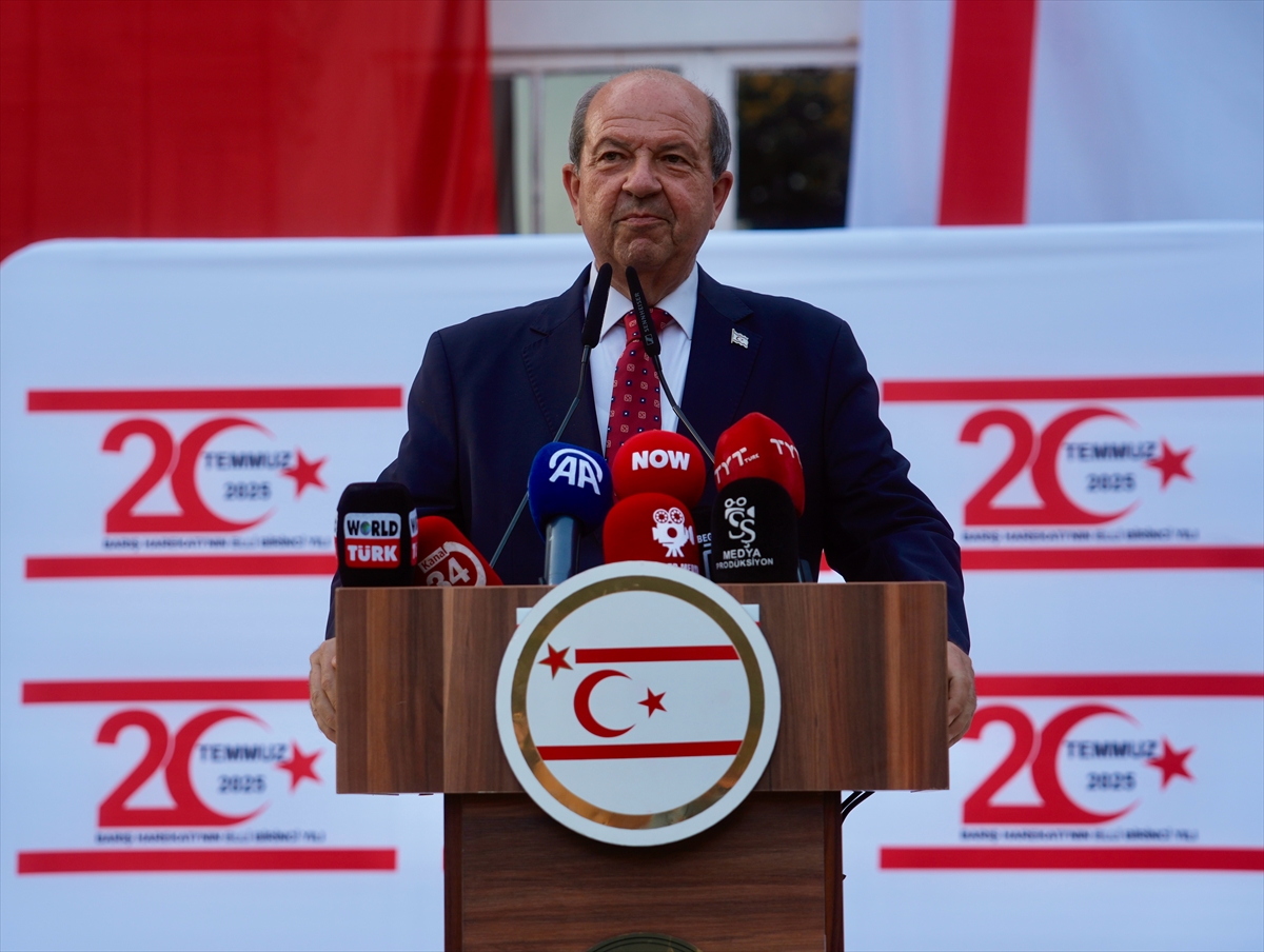 Kıbrıs Türkü yalnız değildir.