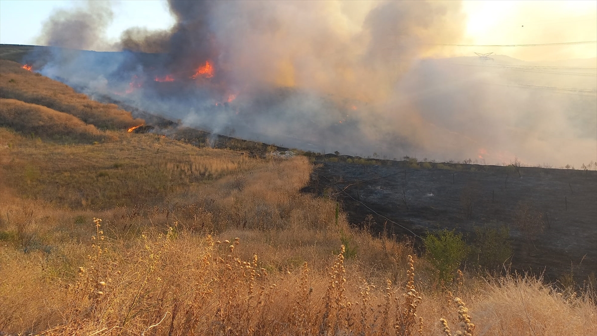 Başakşehir’de fabrikada çıkan yangın söndürüldü