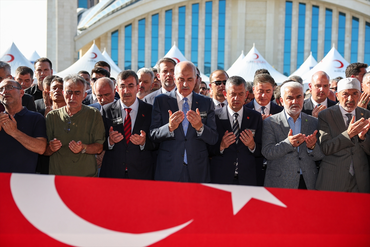 Orman yangınıyla mücadelede şehit olan AKUT gönüllüleri, Ankara'da son yolculuklarına uğurlandı