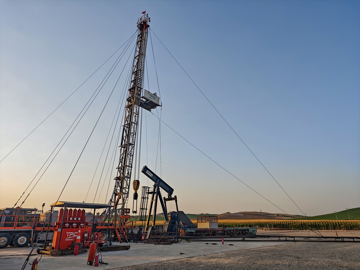 Diyarbakır'da petrol sondaj kuyusu sahasında çıkan yangında 8 kişi yaralandı