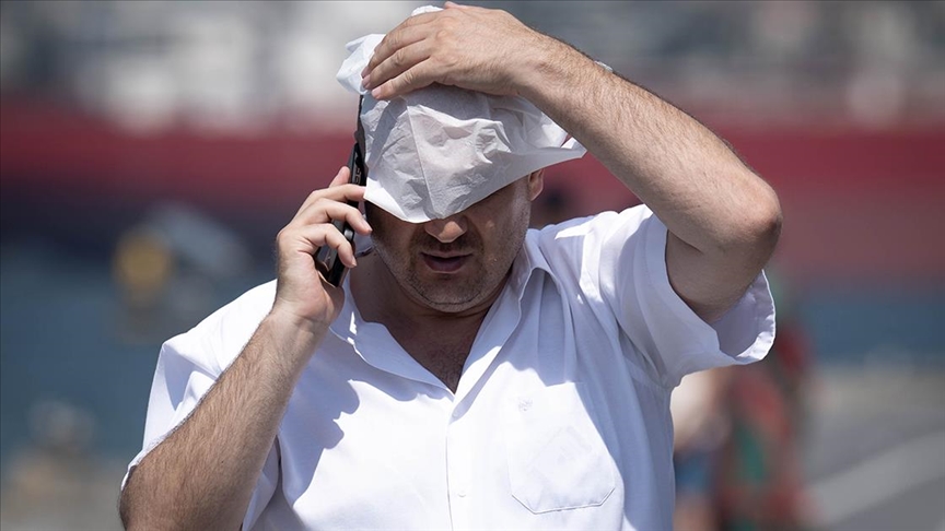 Türkiye'yi etkisi altına alan "Afrika sıcakları" bunaltıyor