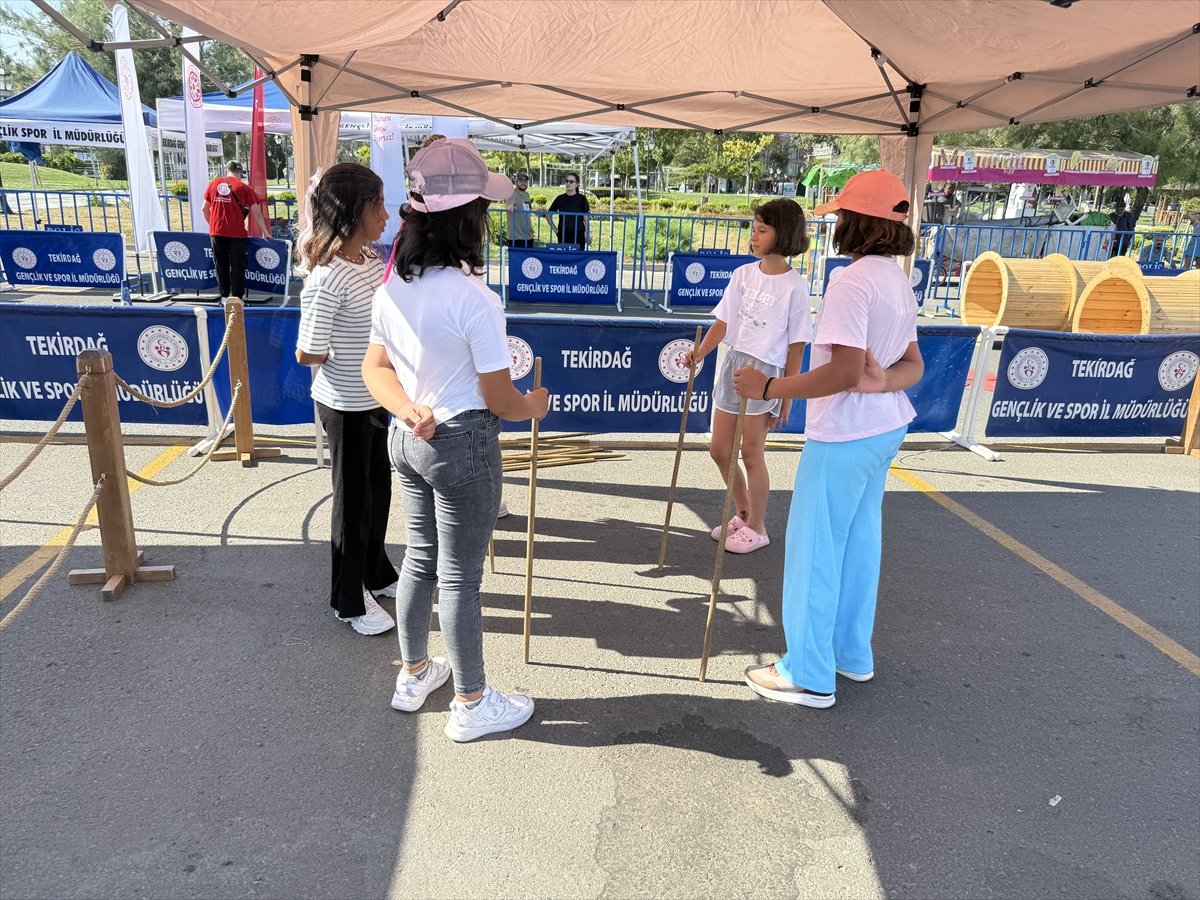 Geleneksel Oyunlar Tırı, Tekirdağ'da çocuklarla buluştu