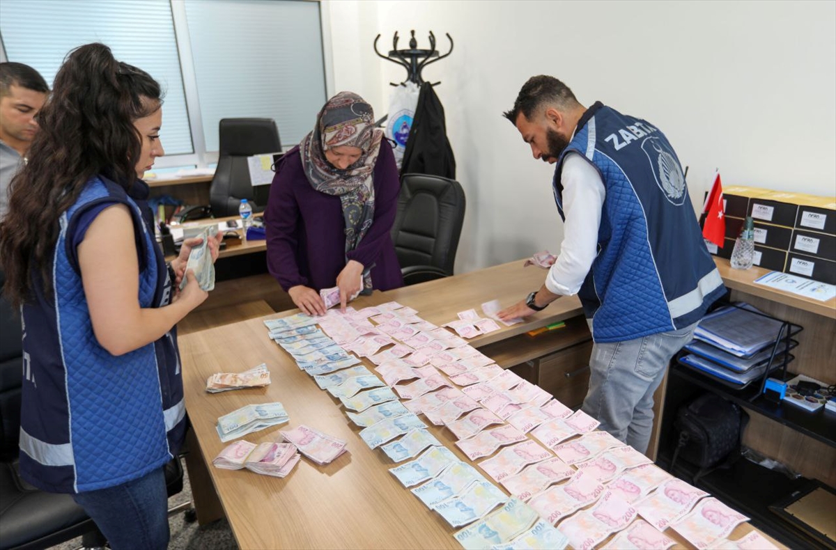 Van'da zabıtanın yakaladığı dilencinin üzerinden 75 bin 950 lira çıktı