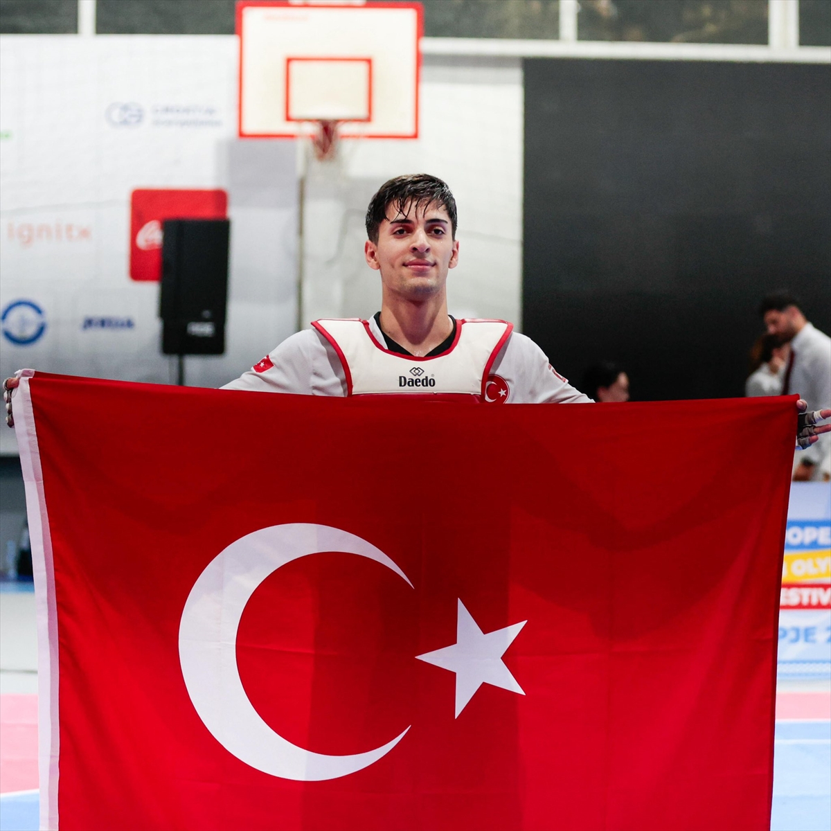 Milli tekvandocu Buğra Coşgungönül'den EYOF 2025'te altın madalya