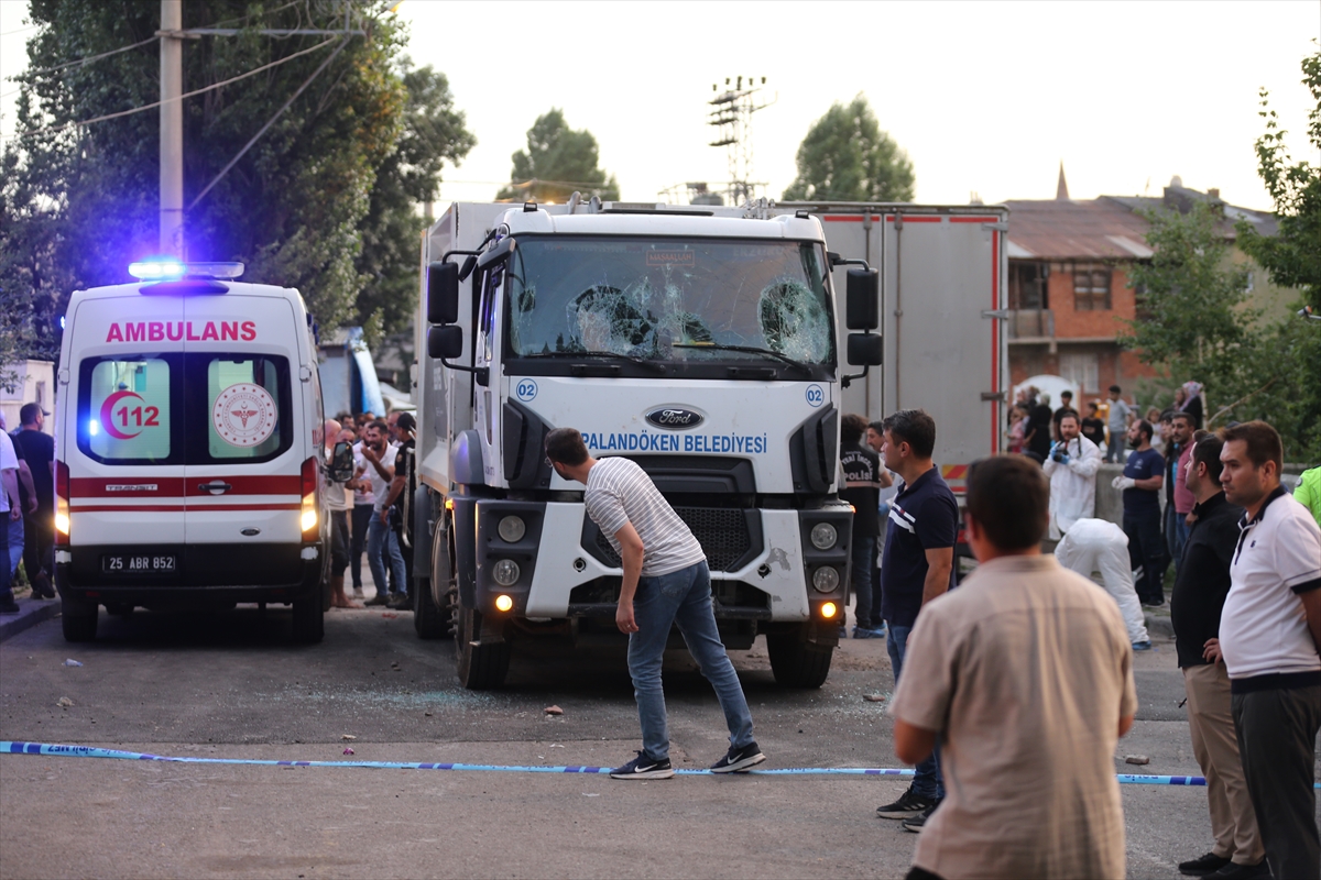 Sokakta oynuyordu çöp kamyonu çarptı ve 4 yaşındaki çocuk hayatını kaybetti