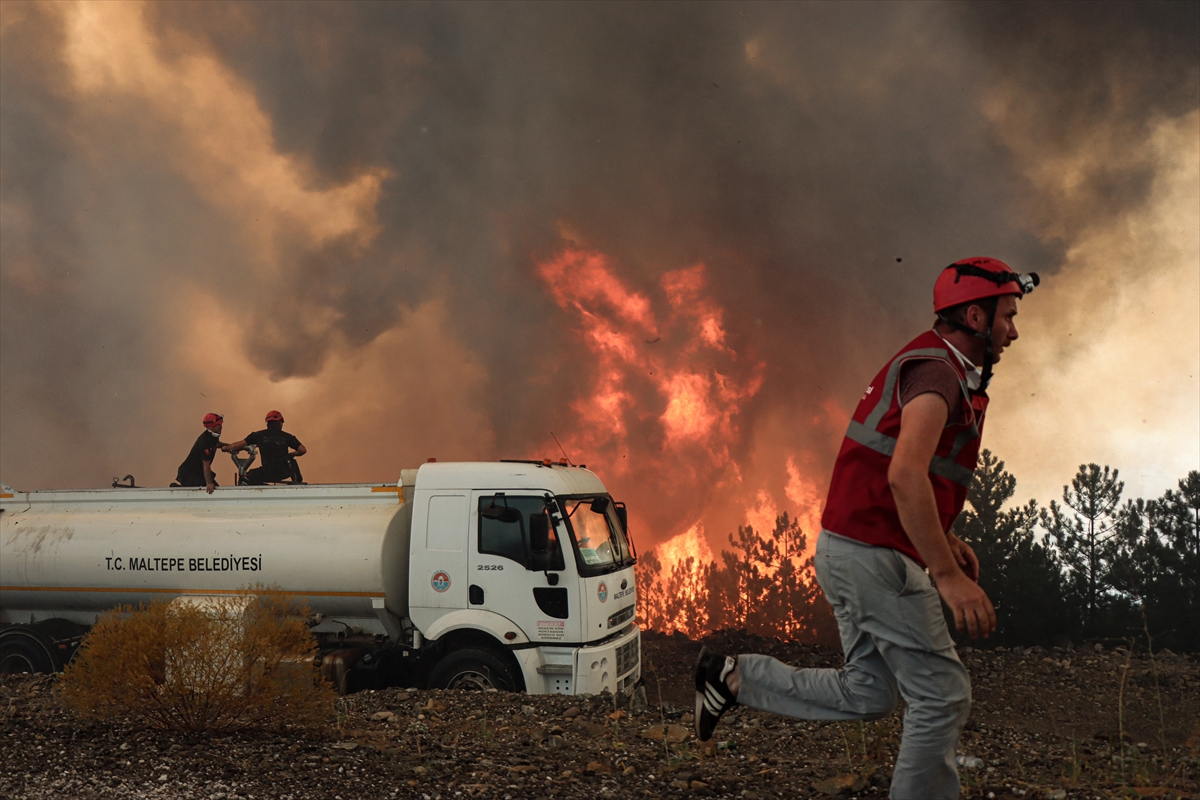 Bursa'nın Orhaneli-Harmancık hattındaki orman yangınına müdahale 3. gününde sürüyor