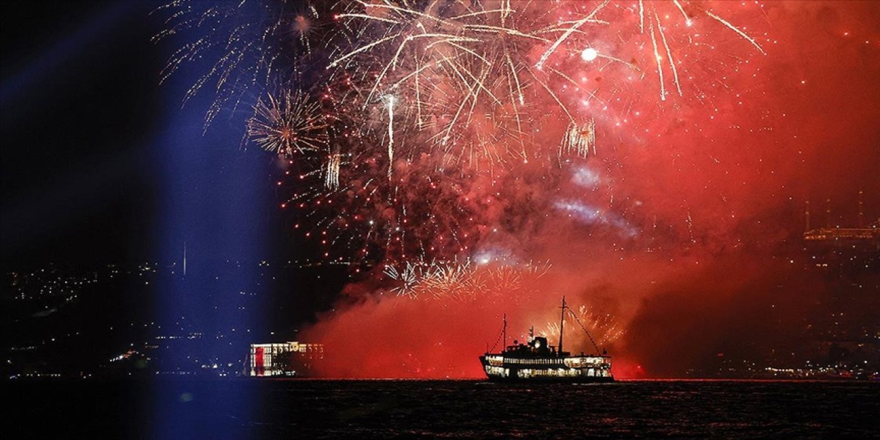 İstanbul'da havai fişek ile meşalelerin satışı ve kullanımı yasaklandı