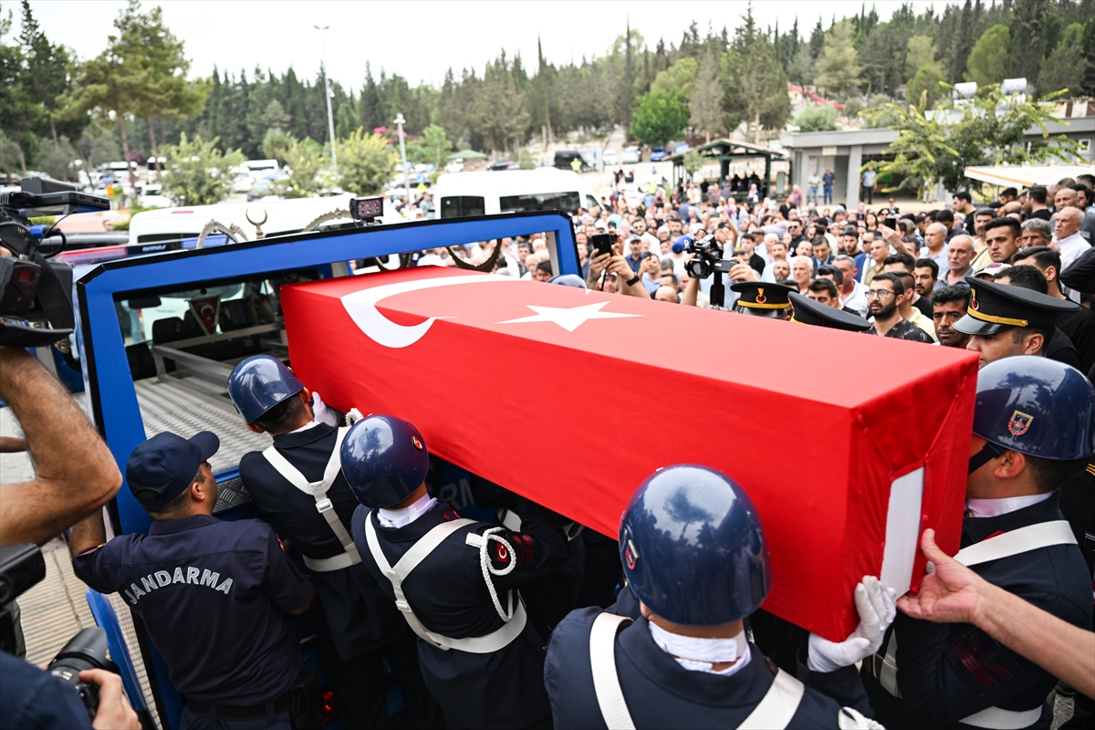 Şırnak'ta şehit olan uzman çavuşun cenazesi Adana'da defnedildi