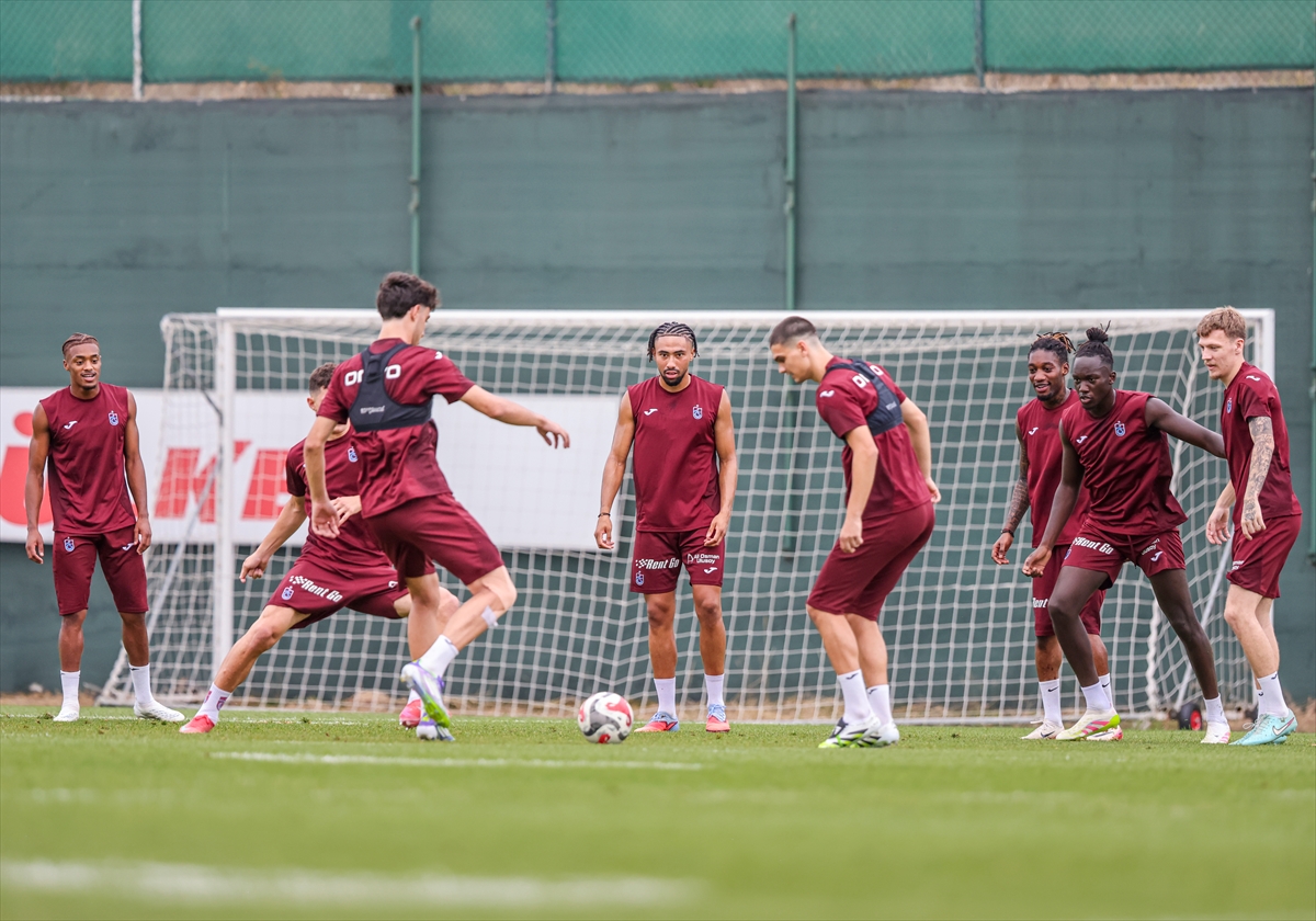 Trabzonspor, sezon hazırlıklarına çift antrenmanla devam etti