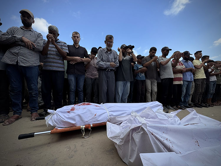 İsrail'in Gazze'ye saldırılarında 28'i yardım bekleyenlerden 64 Filistinli hayatını kaybetti