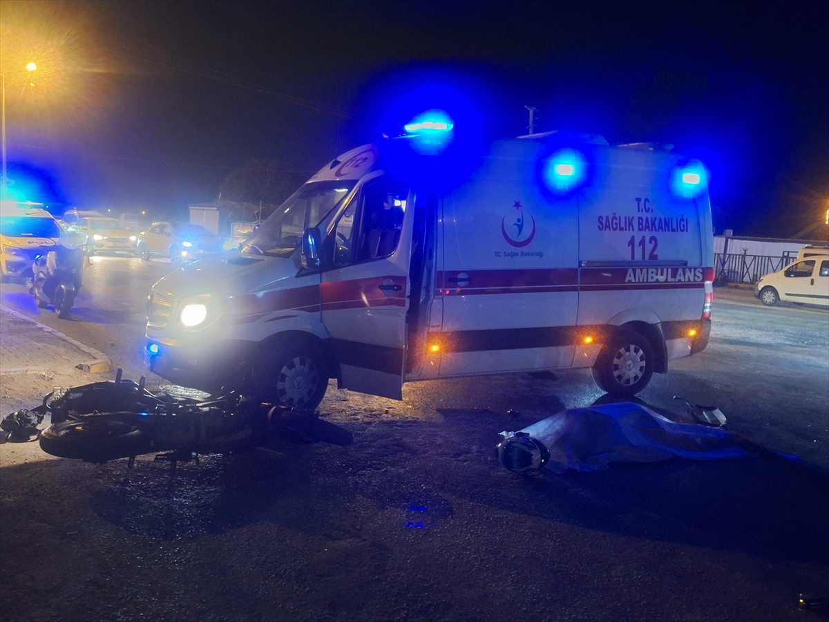 Antalya'da otomobille çarpışan motosikletin sürücüsü öldü