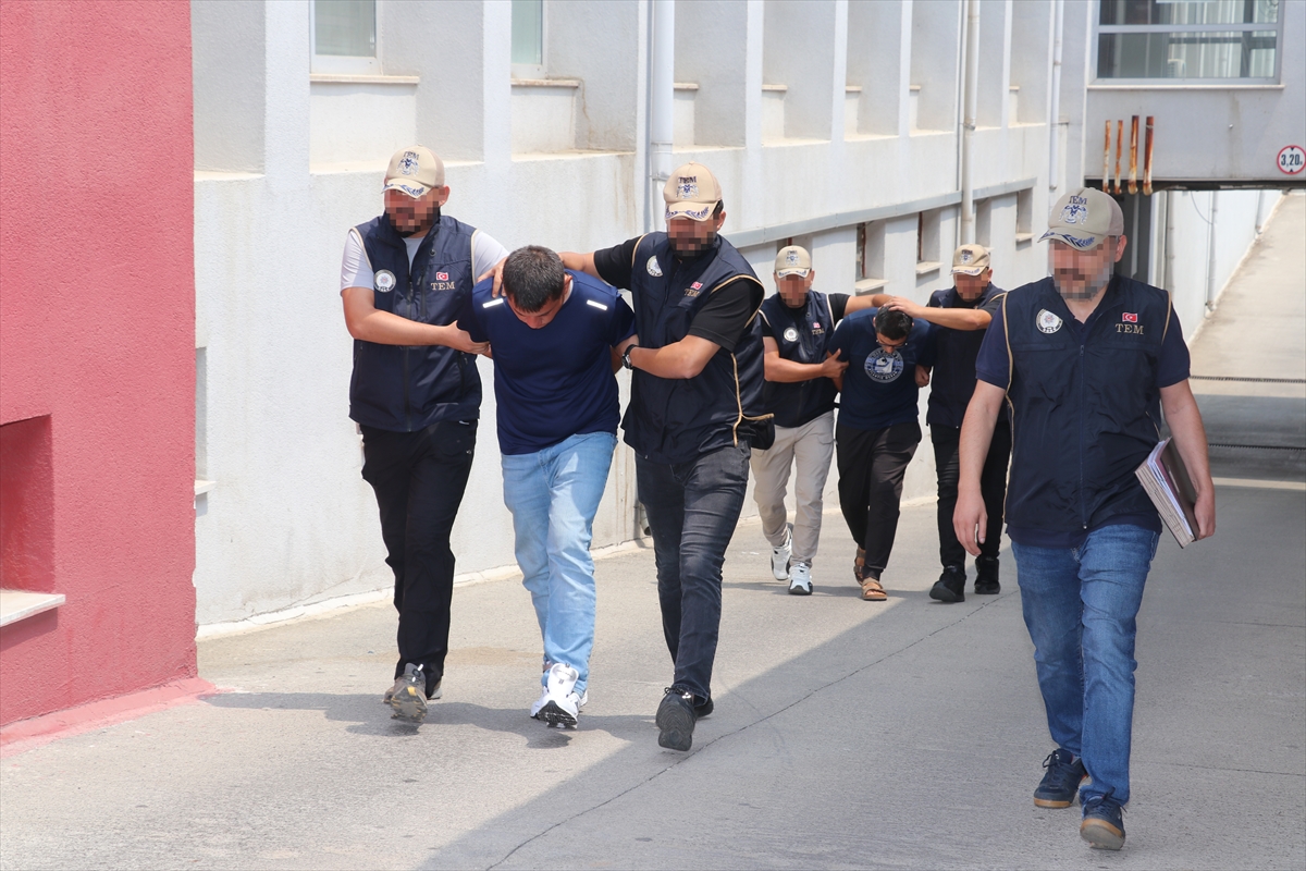 Adana'da aranan 2 firari FETÖ hükümlüsü yakalandı