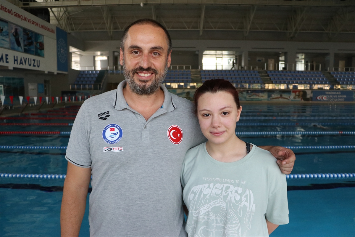 Özel sporcu Zeynep Duru Çiftçi, dünya şampiyonluğu için kulaç atıyor