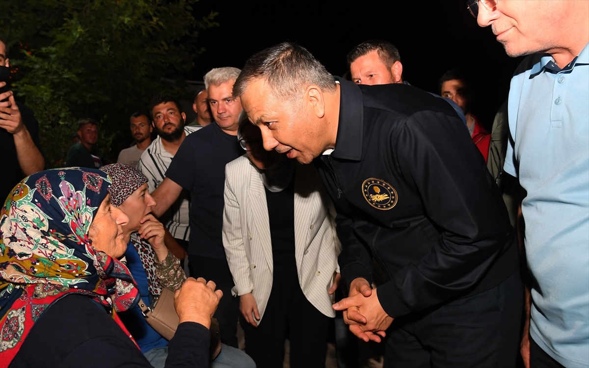 İçişleri Bakanı Yerlikaya'dan Balıkesir'deki depreme ilişkin paylaşım: