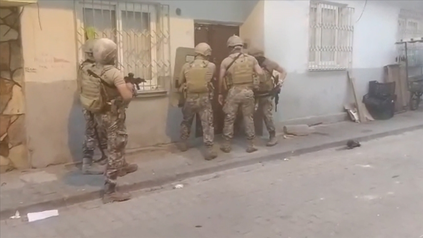 Diyarbakır merkezli dolandırıcılık operasyonunda 12 zanlı tutuklandı