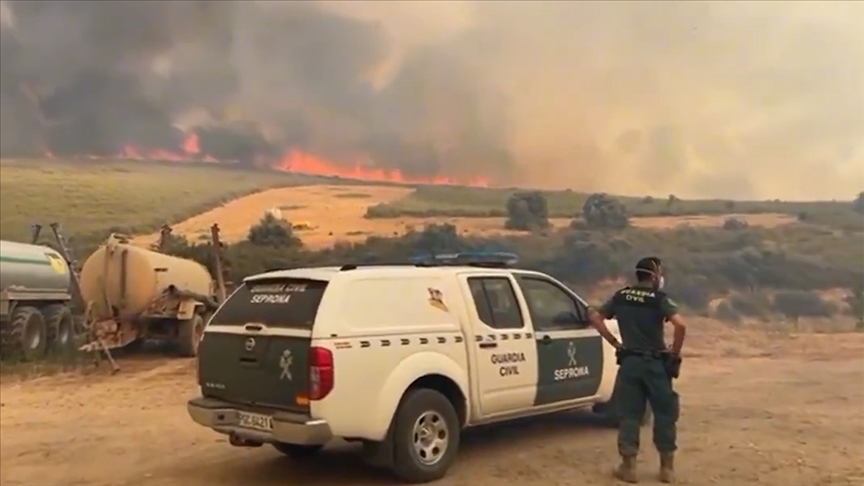 İspanya'nın kuzeyi yılın en kötü orman yangınlarıyla mücadele ediyor