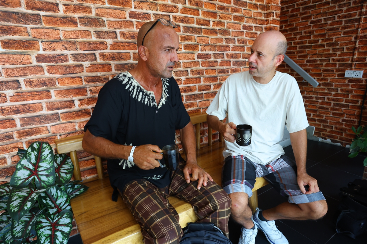 Malezya açıklarında teknesi batınca 40 saat yüzerek kurtulan Türk kaptan, yaşadıklarını AA'ya anlattı: