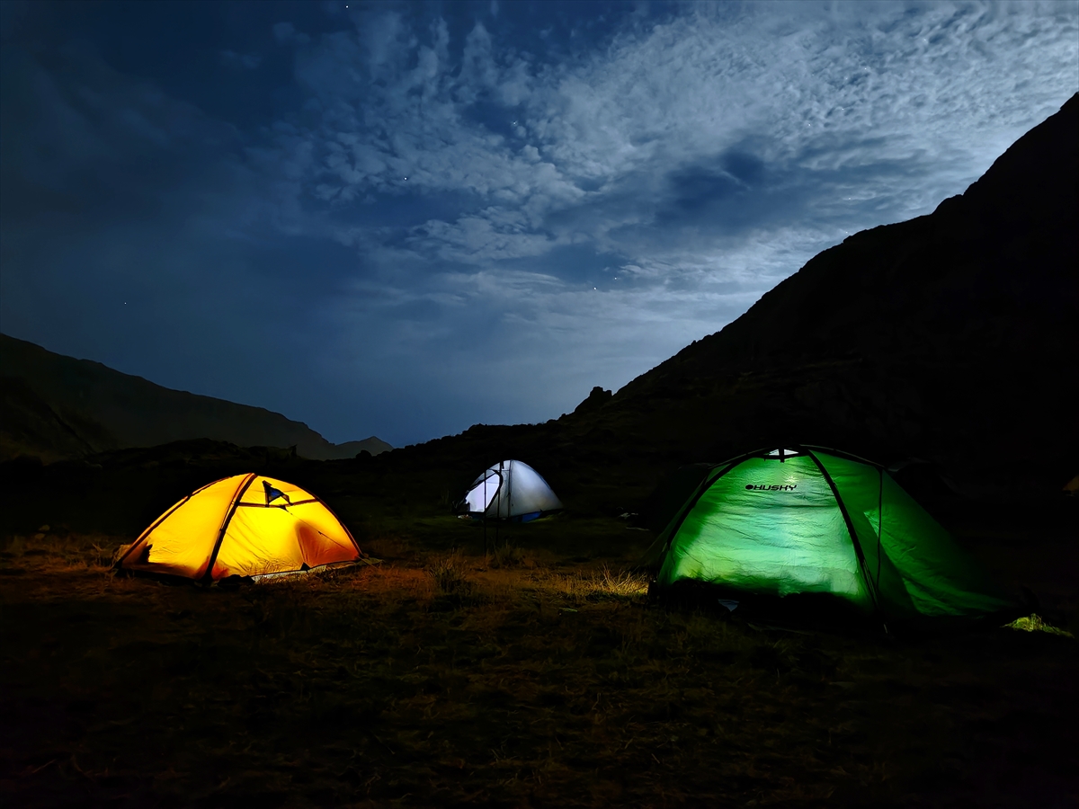 Türkiye'nin en yüksek ikinci zirvesi Uludoruk, bakir doğasıyla dağcıların yeni gözdesi oldu