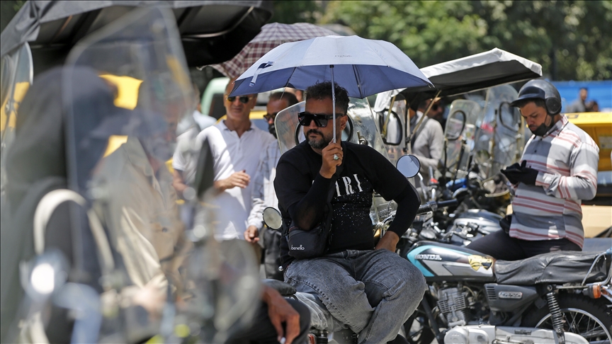 İran'da aşırı sıcaklar nedeniyle 18 eyalette kamu kurumları tatil edildi