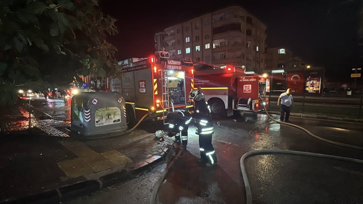 Gaziantep Şehitkamil’de 7 katlı binanın teras katında çıkan yangın söndürüldü