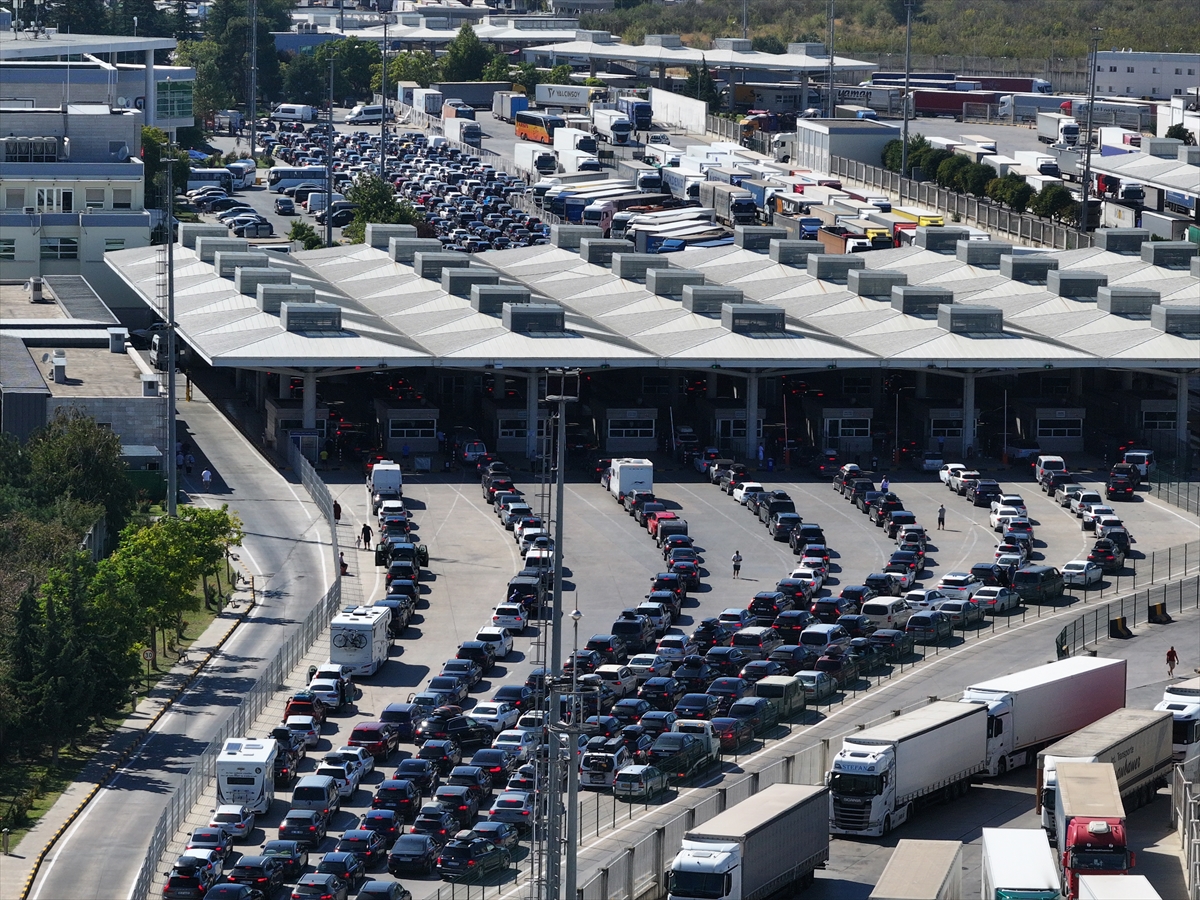 Gurbetçilerin hüzünlü dönüş yolculuğu sürüyor