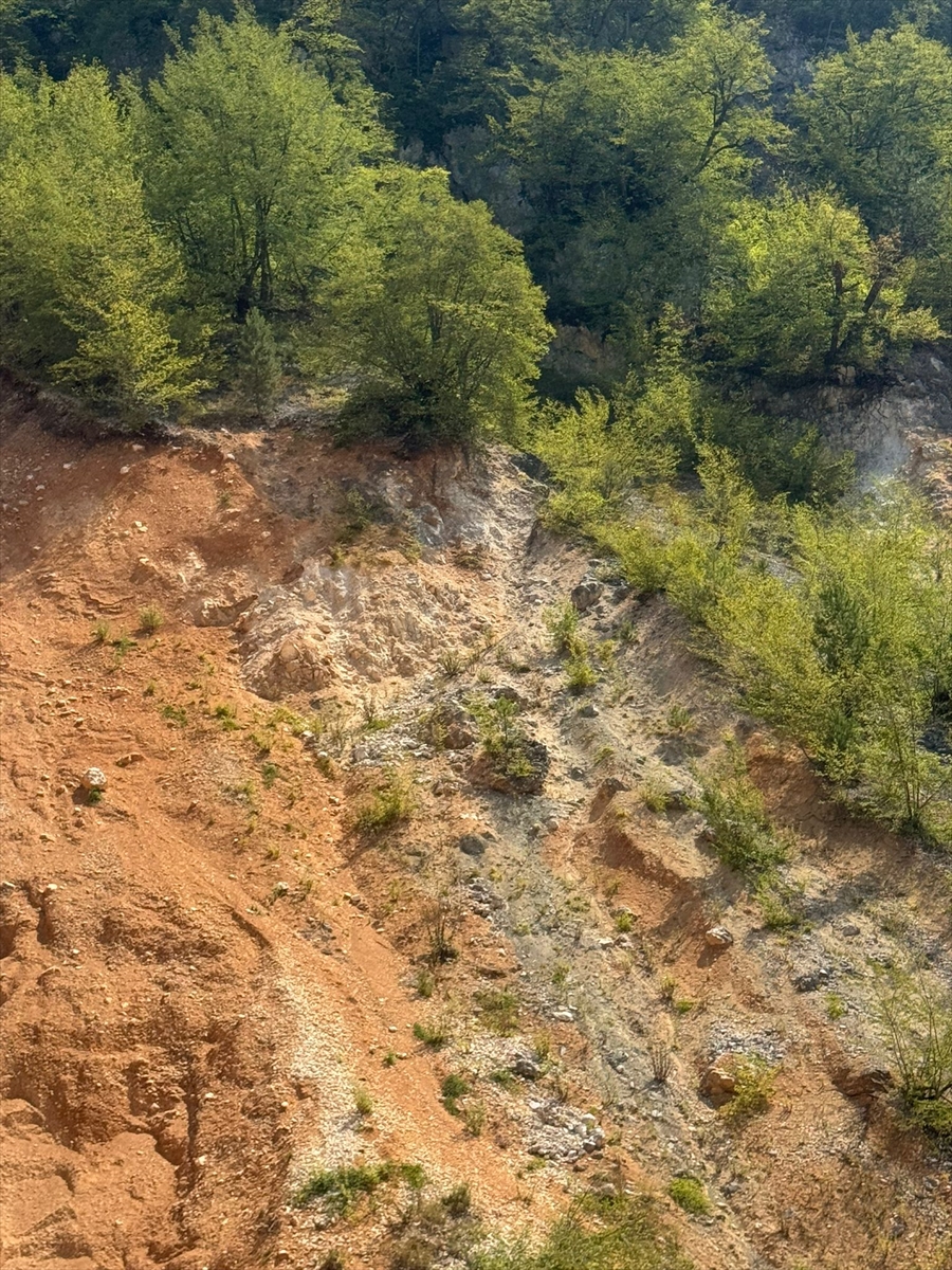“Cesur” kayalıklarda mahsur kalmıştı kurtarıldı
