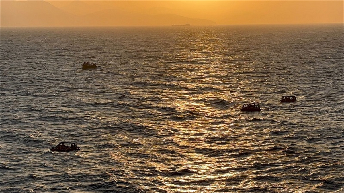 Datça açıklarında 86 düzensiz göçmen kurtarıldı