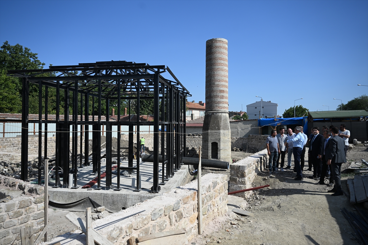 Edirne'de bugüne sadece minaresinin yarısı ulaşan Şeyh Şüceaddin Camisi'nin restorasyonu sürüyor