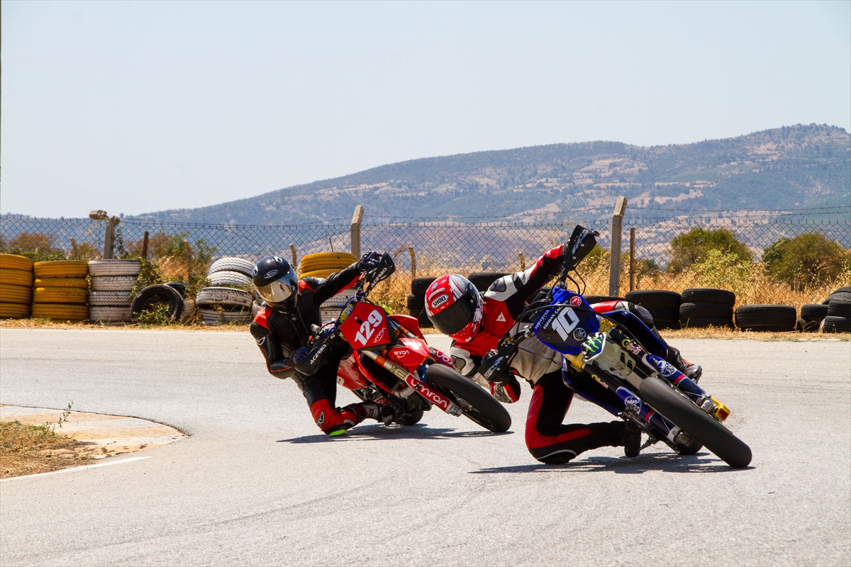 Türkiye Süpermoto Şampiyonası'nın 3. ayağı Uşak'ta başladı