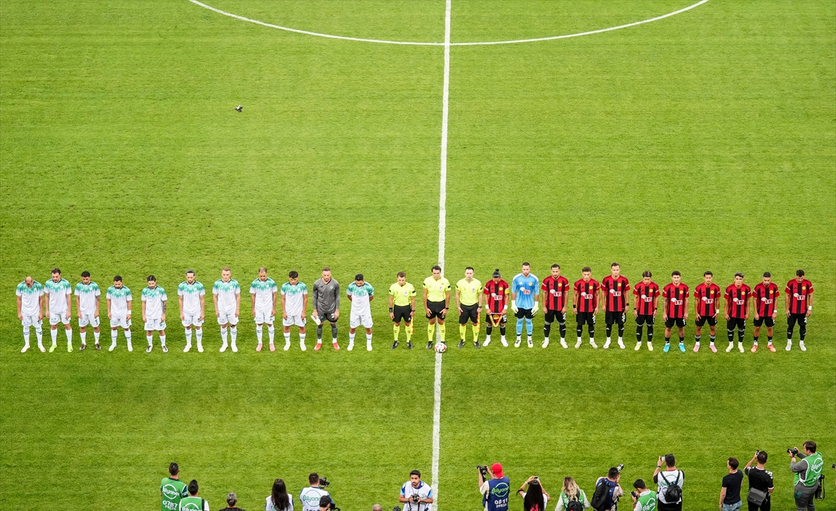 Bursaspor ile Eskişehirspor doğa için dostluk maçı yaptı