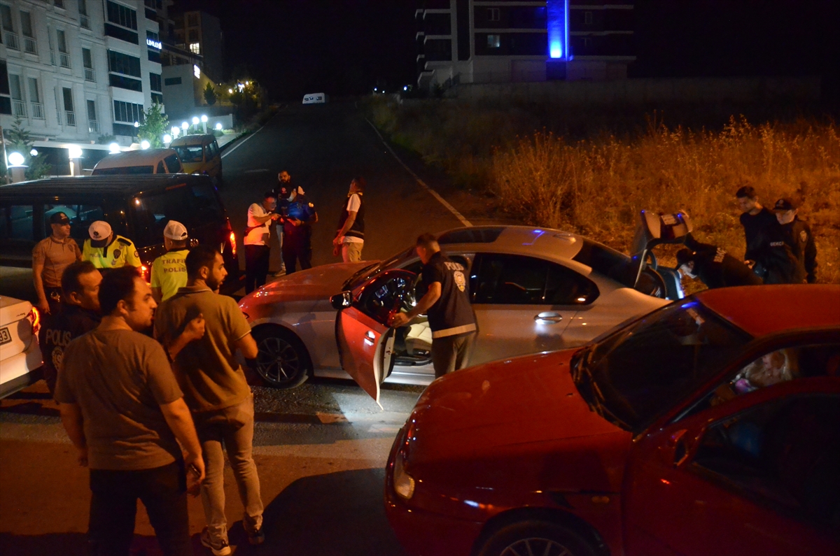 Edirne'de denetimden kaçan şüpheliler polis ekiplerince yakalandı