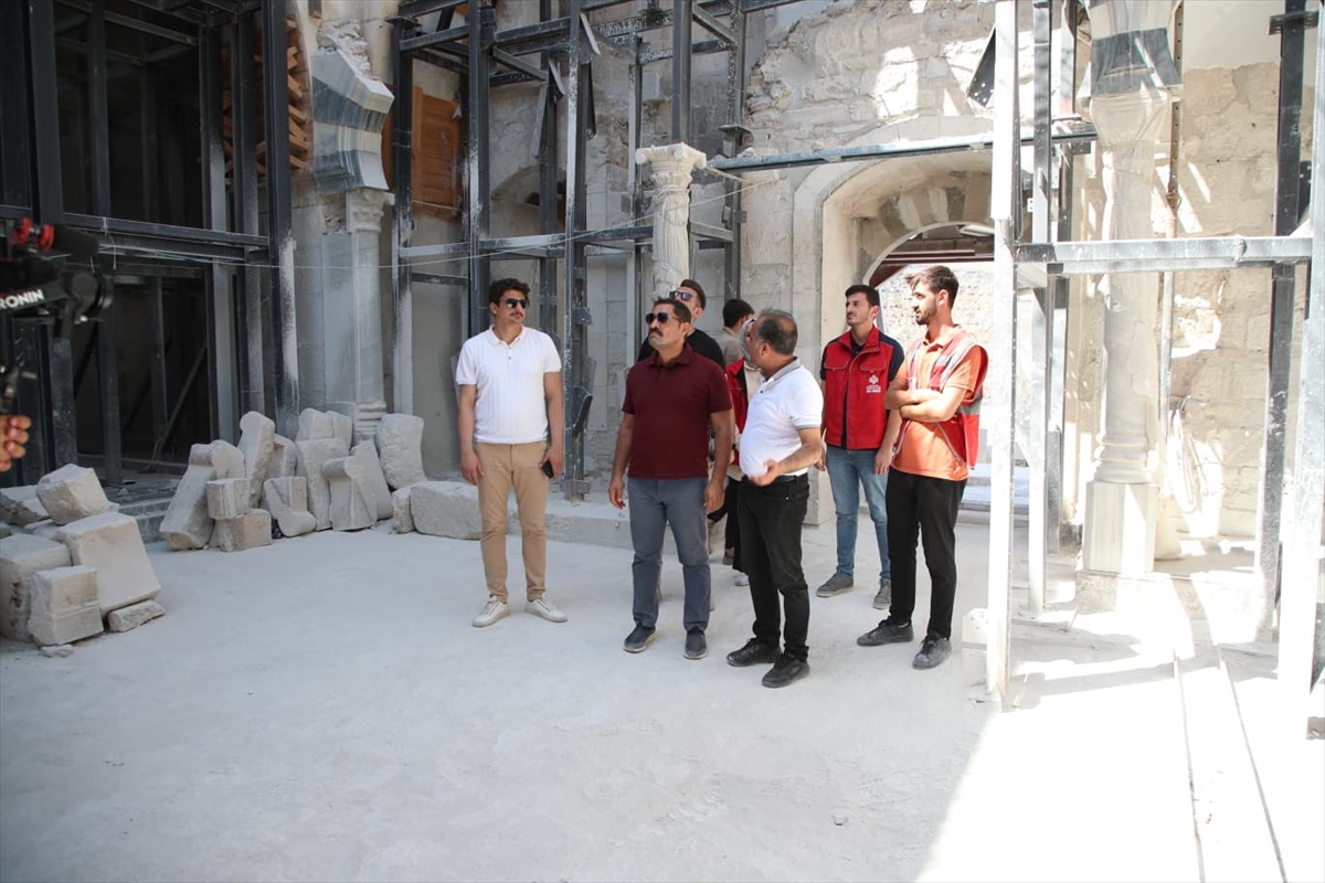 Hatay'da depremde hasar gören Şeyh Ali Camisi'nin restorasyonu sürüyor