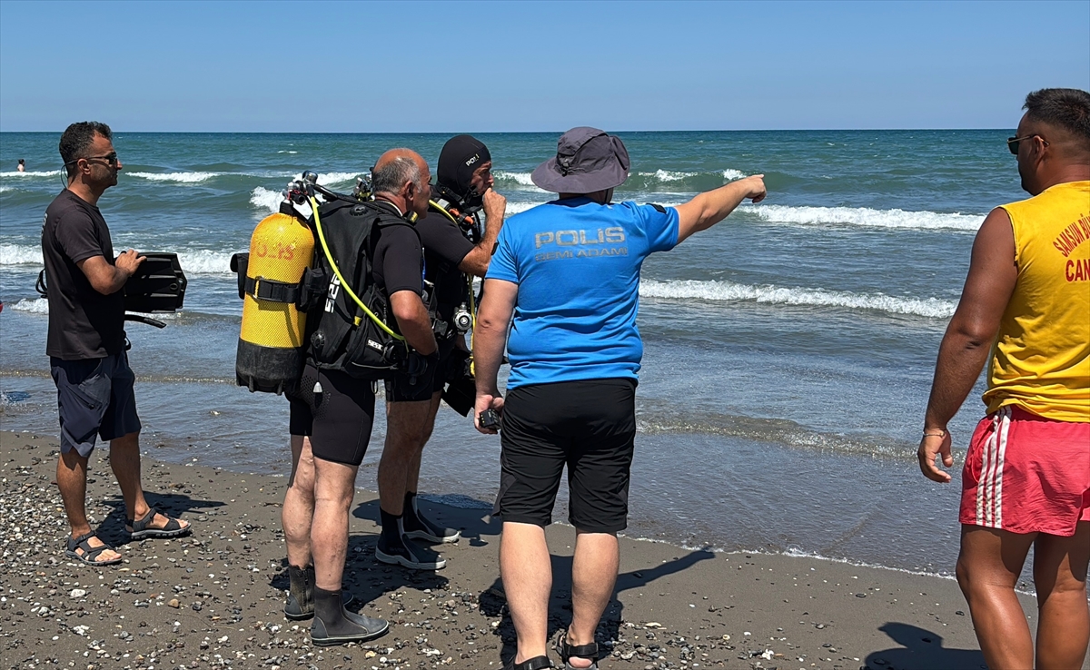 Samsun'da denize giren 2 gençten 1'i boğuldu, diğeri aranıyor