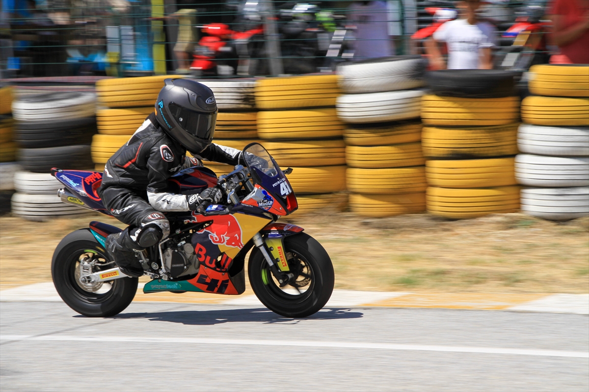 Türkiye Süpermoto Şampiyonası'nın 3. ayağı Uşak'ta yapıldı