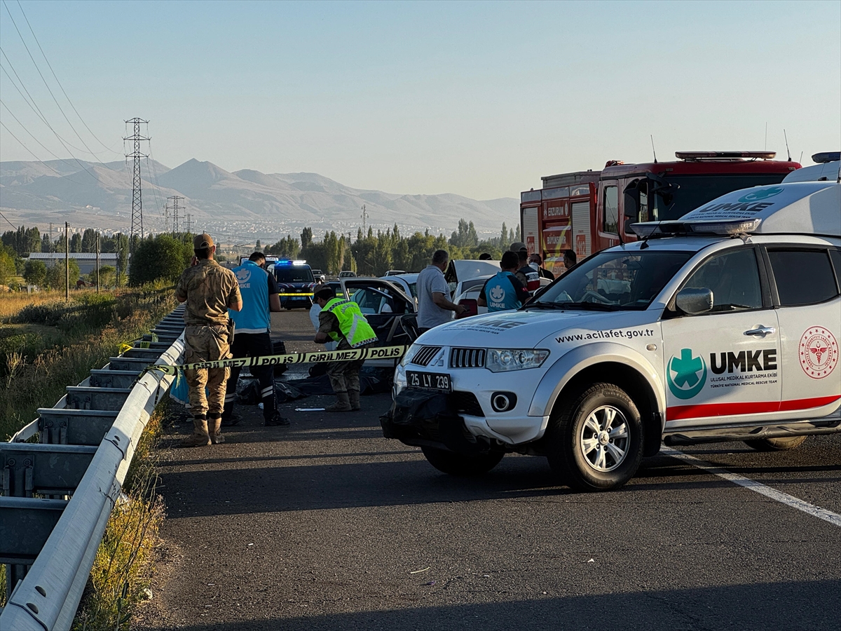 Erzurum'da iki otomobilin çarpıştığı kazada 4 kişi öldü