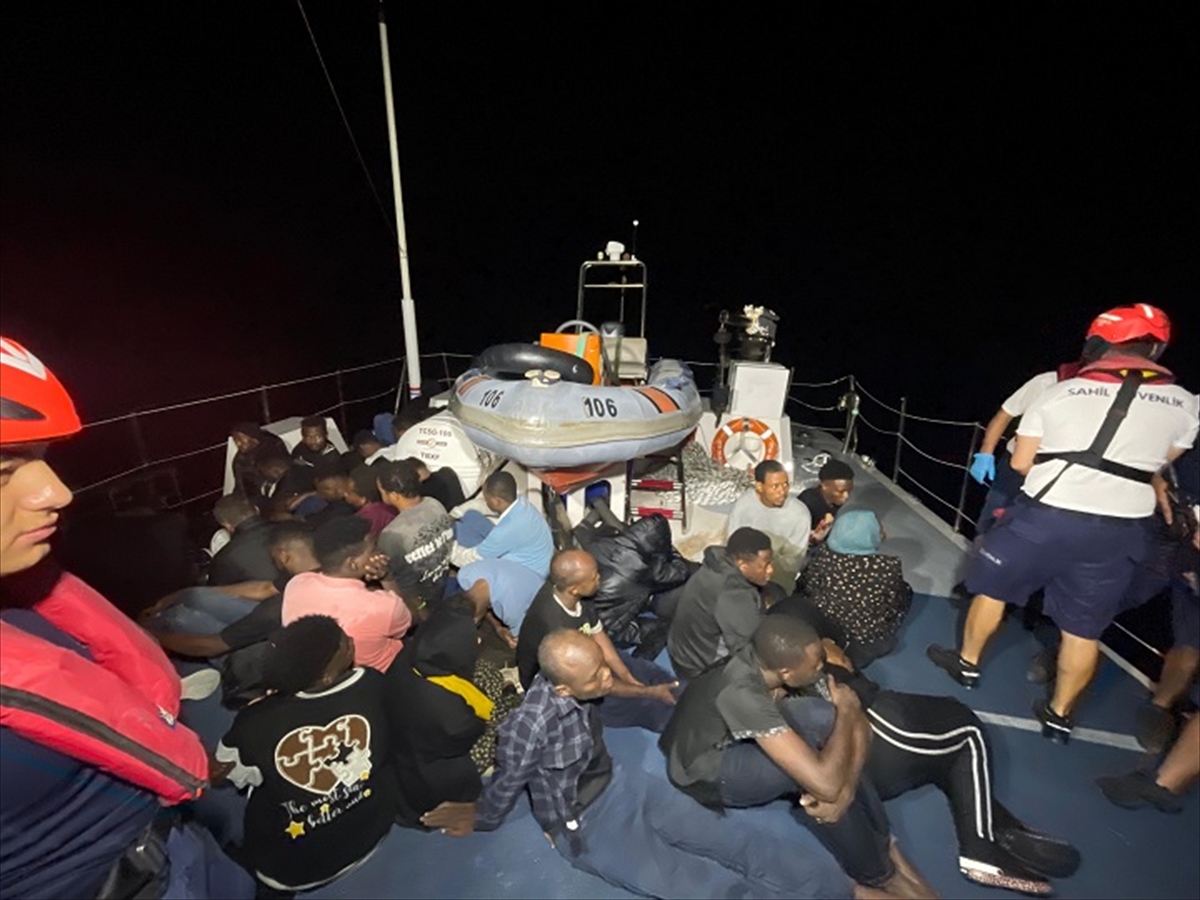 Bodrum açıklarında 35 düzensiz göçmen kurtarıldı