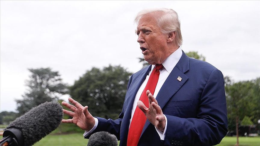 Trump, ABD medyasında "sahte" olarak nitelendirdiği haberlere tepki gösterdi