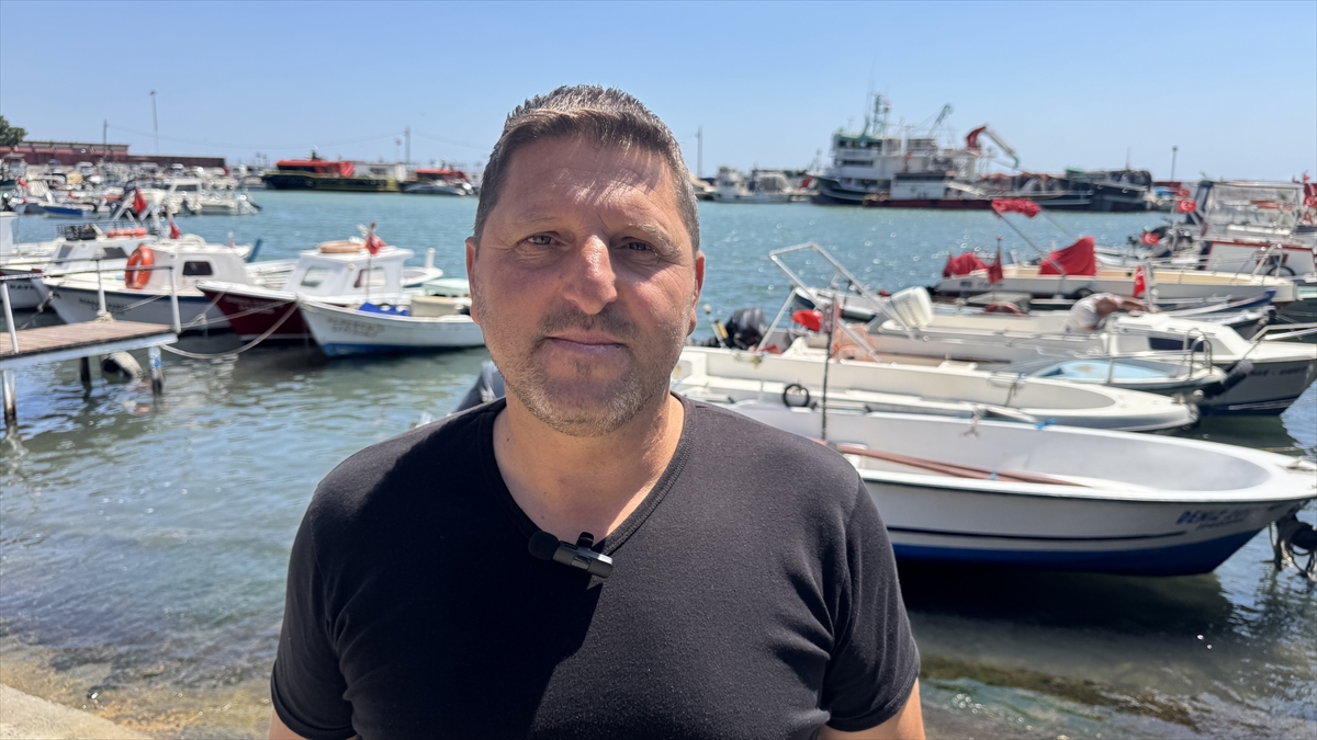 Tekirdağ'da balıkçılar poyrazın dinmesini bekliyor