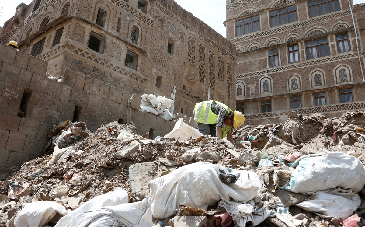 Yemen'in başkenti Sana'da kadim mimari yapılar şiddetli yağmur nedeniyle "çökme tehlikesi" altında