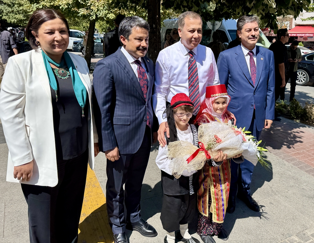 İçişleri Bakanı Yerlikaya, Kırşehir'de ziyaretlerde bulundu