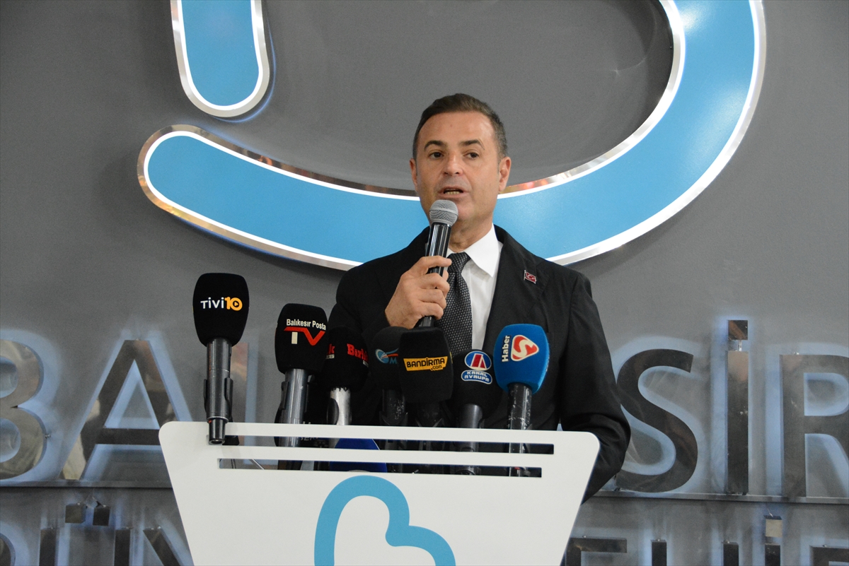 Balıkesir Büyükşehir Belediye Başkanı Akın'dan Sındırgı'daki depremin ardından yapılan çalışmalara ilişkin açıklama: